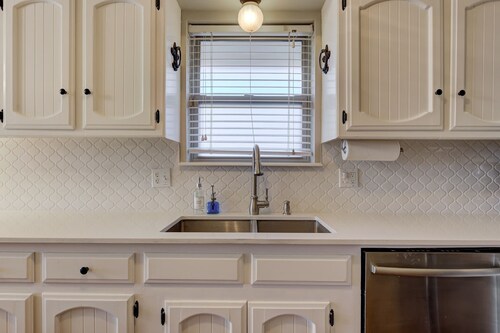 Cozy 4BR (2 Kings) Retreat Near Oklahoma Christian