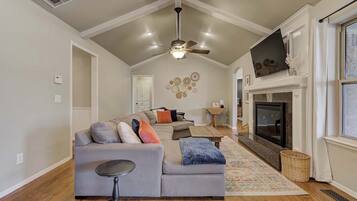 TV, fireplace, offices