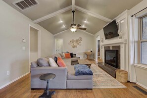 TV, fireplace, offices