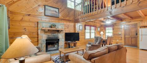 TV, fireplace