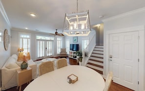 Dining Table - Seaside Sunrise Cottage (Panama City Beach)