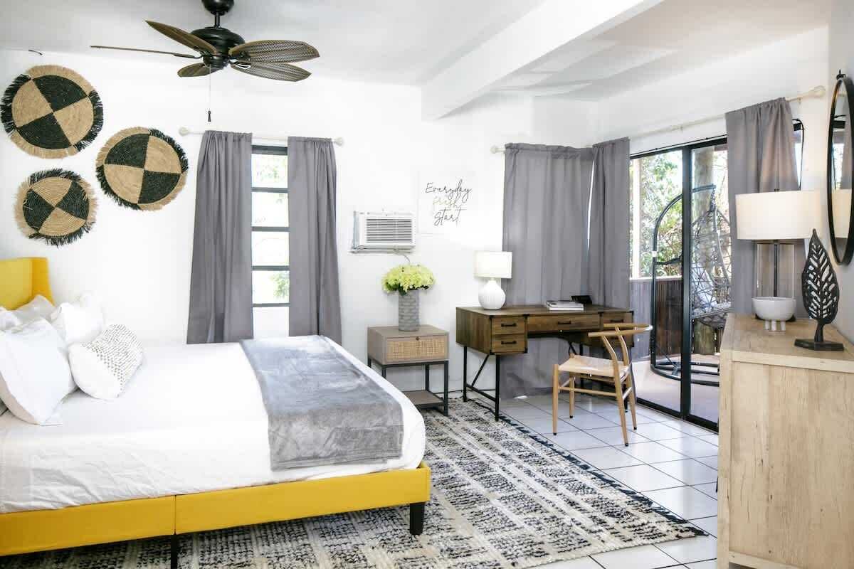 2 bedrooms, desk, iron/ironing board, WiFi