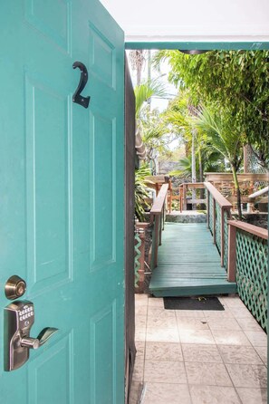 Property grounds - Oceanview Escape | Walk to Cruz Bay & Beaches (Cruz Bay)