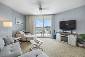 TV connectée, cheminée