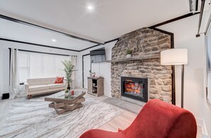 Televisor i llar de foc