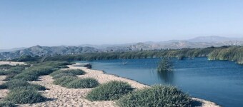 Romantic Coastal Private Room is located 10 minutes from all sightseeing places 