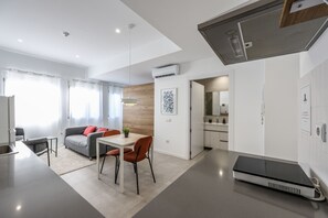 Living area - New studio 5 minutes walking to beach 1B (Valencia)