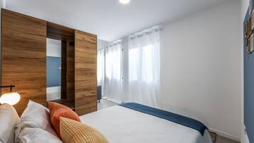 Iron/ironing board, free WiFi, bed sheets, wheelchair access