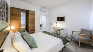 2 slaapkamers, een strijkplank/strijkijzer, gratis wifi, beddengoed