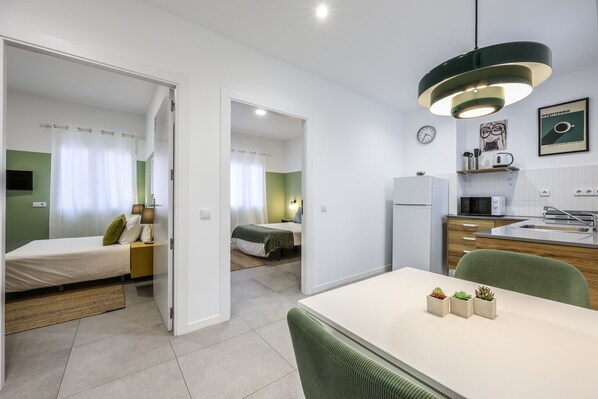 2 bedrooms, iron/ironing board, free WiFi, bed sheets