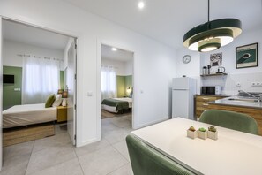 2 slaapkamers, een strijkplank/strijkijzer, gratis wifi, beddengoed