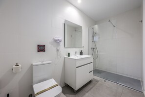 Shower, towels - NEW apartment near to the beach 1D (Valencia)