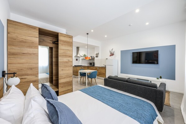 Iron/ironing board, free WiFi, bed sheets, wheelchair access