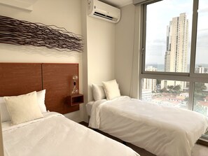 3 bedrooms, iron/ironing board, free WiFi, bed sheets - Design triple apartment with spectacular views (Ciudad de Panamá)