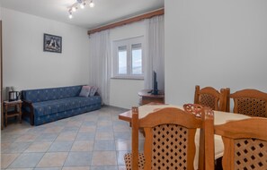 TV - Lovely apartment in Sveti Juraj with WiFi (Sveti Juraj)