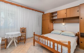 4 bedrooms, iron/ironing board, free WiFi, bed sheets - Lovely apartment in Sveti Juraj with WiFi (Sveti Juraj)
