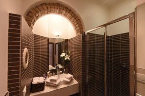 Hair dryer, towels