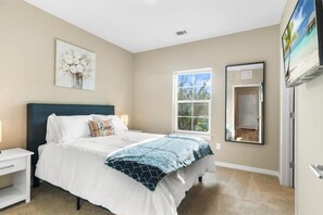 1 bedroom, desk, iron/ironing board, free WiFi - Elegant 1BR/1BA Condo with Pool, Gym and Laundry (Melbourne)