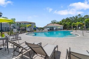 Outdoor pool, a heated pool - Elegant 1BR/1BA Condo with Pool, Gym and Laundry (Melbourne)