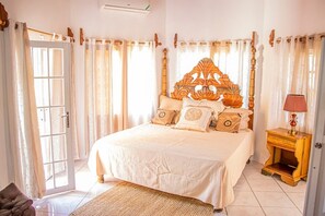 Quarto casal conforto | Ferros/tábuas de passar roupa, Wi-Fi de cortesia