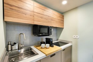 Fridge, microwave, stovetop, electric kettle