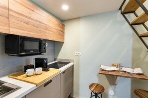 Fridge, microwave, stovetop, electric kettle