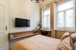1 bedroom, iron/ironing board, Internet, bed sheets - Miau Apartment Historic Center - Sé Apartamentos (Braga)