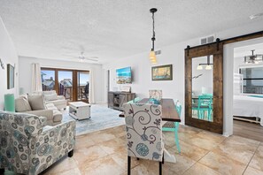 Televisión, futbolito, tenis de mesa y libros 