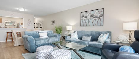 Televisión, futbolito, tenis de mesa y libros