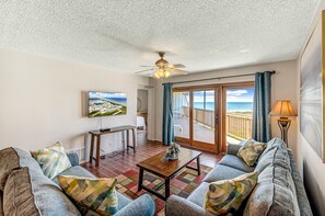 Televisión, futbolito, tenis de mesa y libros 