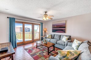 TV, table football, ping pong, books - La Mirage Condo 329 Beachfront Condominiums Resort with Private Boardwalk to Beach (Port Aransas)