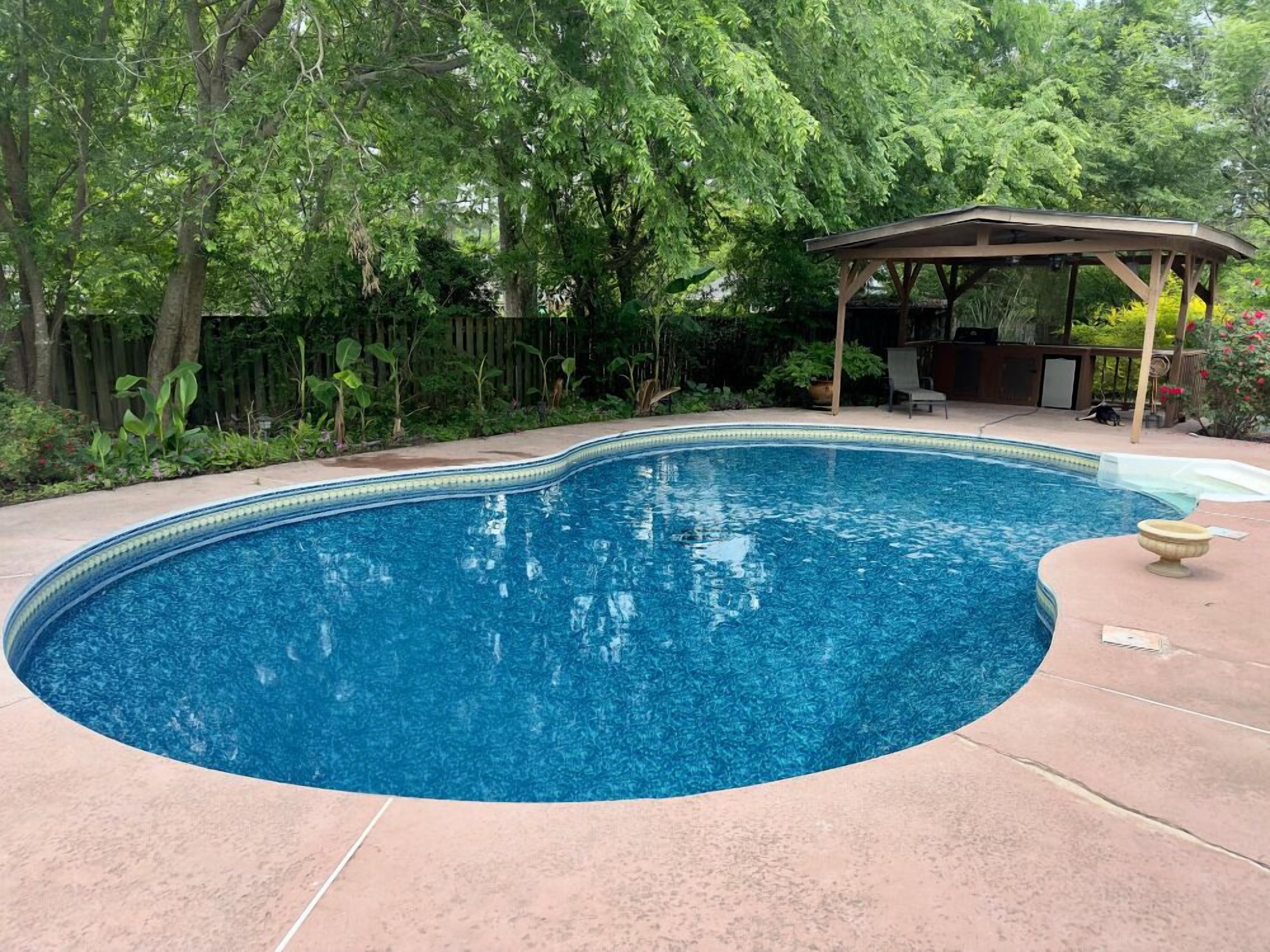Remodeled 3BR minutes from Downtown Savannah | Pool | Outdoor Kitchen