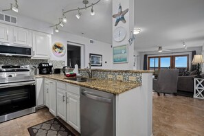 Fridge, microwave, oven, stovetop - La Mirage Condo 228 Beachfront Condominium Resort with Private Boardwalk to Beach (Port Aransas)