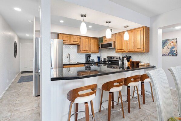 Fridge, microwave, oven, stovetop