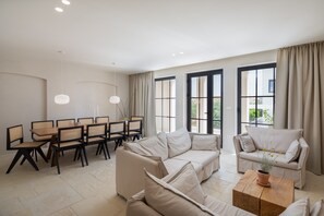 TV, fireplace, video games, video library - Villa Medici - Five Bedroom Villa with Swimming Pool (Biograd na Moru)