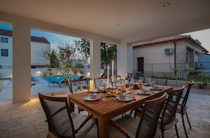 Outdoor dining