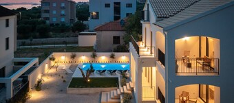 Villa Medici - Five Bedroom Villa with Swimming Pool