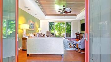 Condo (2 Bedrooms) | Living room | TV