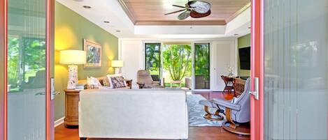 Condo (2 Bedrooms) | Living room | TV