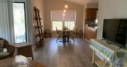 Private Condo, Central, Travel Nurses Welcome