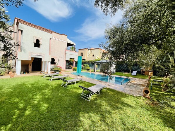 Innenpool, Außenpool