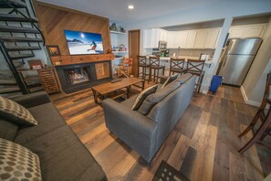 Superior Condo, 3 Bedrooms, Balcony, Courtyard View (Flying Dutchman 1162) | Exterior - Flying Dutchman 1162 (Keystone)