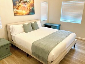 Desk, iron/ironing board, travel cot, WiFi