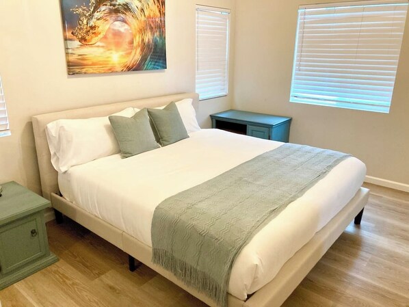 Desk, iron/ironing board, travel cot, WiFi