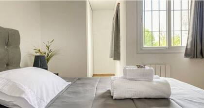 Acogedor, Amplio y Luminoso en Excelente Ubicación