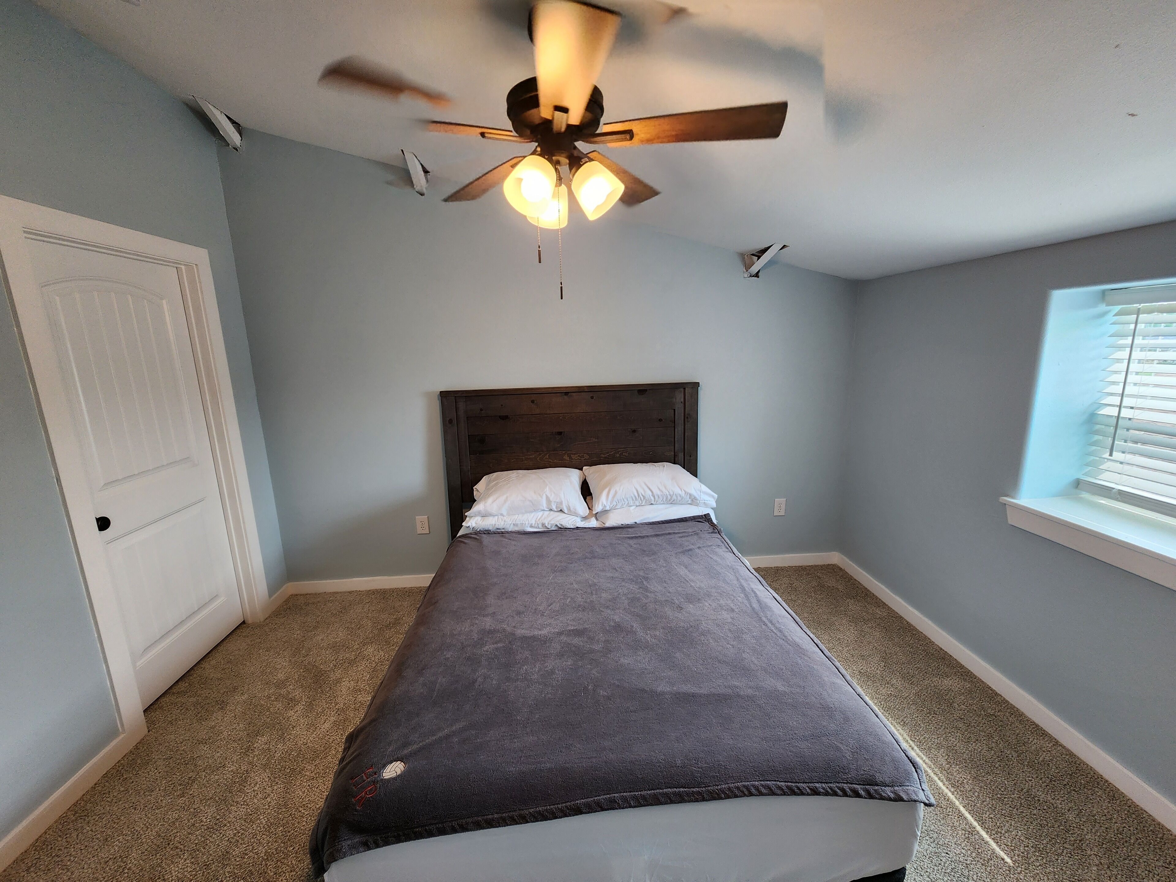 Driftaway Barndo is steps to Seadrift fishing pier