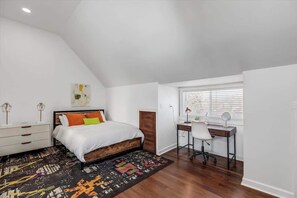 4 habitaciones, tabla de planchar con plancha, wifi y ropa de cama