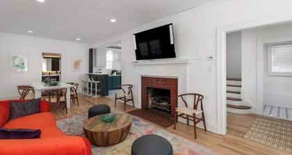 Sleeps 14! 10 Mins to Downtown + Driveway Parking