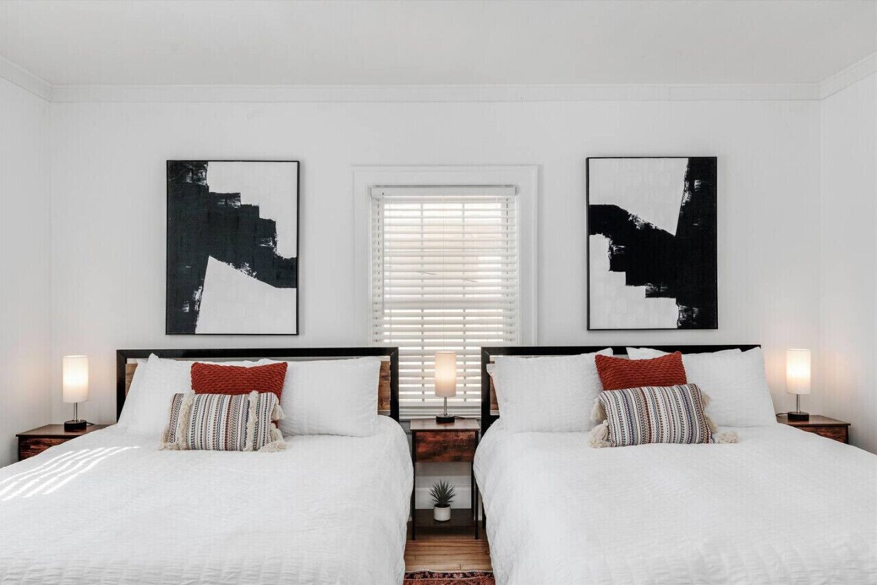 4 bedrooms, desk, iron/ironing board, WiFi