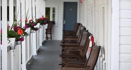 Yardarm Motel